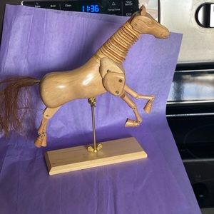 WOODEN HORSE ART